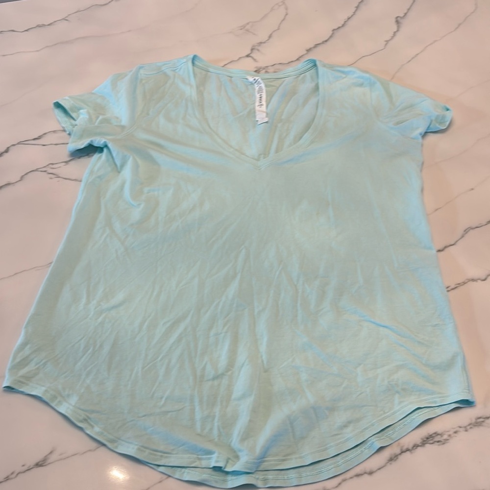 Lululemon love t shirt/ size 6